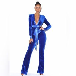 Miss Circle / Glorious Royal Blue Long Sleeve Velvet
Jumpsuit / Large